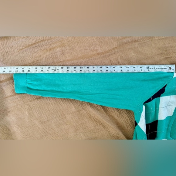 Tommy Hilfiger long sleeve sweater, Large - Picture 3 of 6